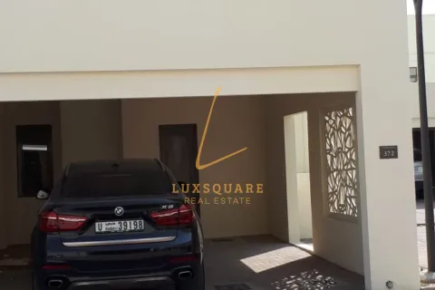 Зняти в оренду віллу в Рим, Дубай, ОАЕ 3 спальні, 283м2, № 658799 - фото 4