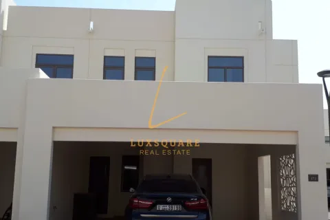 Зняти в оренду віллу в Рим, Дубай, ОАЕ 3 спальні, 283м2, № 658799 - фото 3