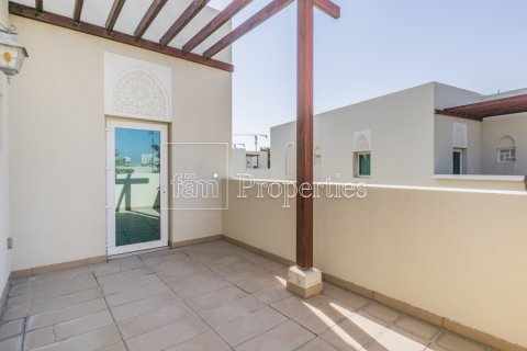 Kaupunkipientalo Al Furjan, Dubai, Arabiemiraatit 3 makuuhuonetta, 224 m2 № 669766 - kuva 14