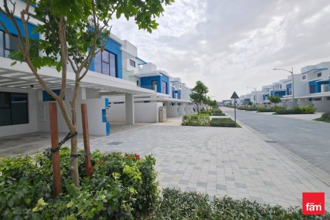 Vilë në Dubai, Emiratet e Bashkuara Arabe 4 dhoma gjumi, 144 m2. № 669764 - Foto 1