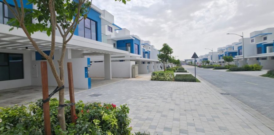 Vilë në Dubai, Emiratet e Bashkuara Arabe 4 dhoma gjumi, 144 m2. № 669764