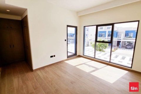 Vilë në Dubai, Emiratet e Bashkuara Arabe 4 dhoma gjumi, 144 m2. № 669764 - Foto 6