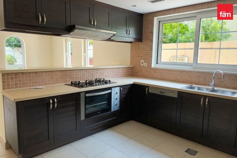 Vila di Jumeirah Park, Dubai, UEA 4 kamar tidur, 586.3 m2 nomor 739008 - foto 6