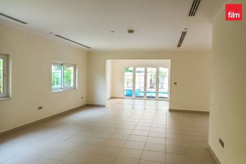 Vila di Jumeirah Park, Dubai, UEA 4 kamar tidur, 586.3 m2 nomor 739008 - foto 3