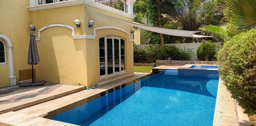 Vila di Jumeirah Park, Dubai, UEA 4 kamar tidur, 586.3 m2 nomor 739008