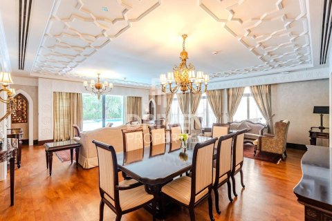 Üürile anda villa asukohaga Palm Jumeirah, Dubai, AÜE: 4 magamistoaga, 368.55 m² Nr 745789 - pilt 2