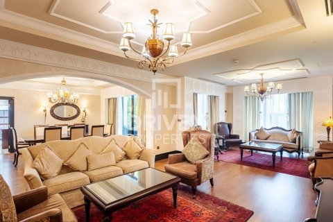 Willa do wynajęcia w Palm Jumeirah, Dubai, ZEA 5 sypialnie, 412.77 mkw., nr 745790 - zdjęcie 3