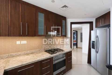 Üürile anda korter asukohaga Downtown Dubai (Downtown Burj Dubai), Dubai, AÜE: 2 magamistoaga, 131.36 m² Nr 745787 - pilt 5