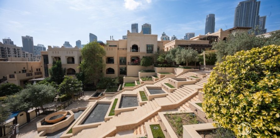 Wohnung in Old Town, Dubai, VAE: 2 Schlafzimmer, 179 m2 Nr. 687877