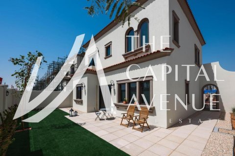 Vila v Khalifa City, Abu Dhabi, SAE 3 ložnice, 254 m² Č.: 681264