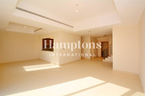 Villa para arrendamento em Arabian Ranches, Dubai, EAU 3 quartos, 289.50990278 m2 № 660801 - foto 1