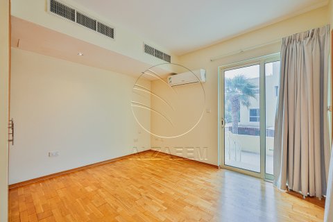 Willa do wynajęcia w Al Raha Gardens, Abu Dhabi, ZEA 4 sypialnie, 402 mkw., nr 662893 - zdjęcie 18