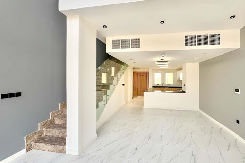 Vilë në Dubai Land, Emiratet e Bashkuara Arabe 2 dhoma gjumi, 115.45 m2. № 748920 - Foto 3