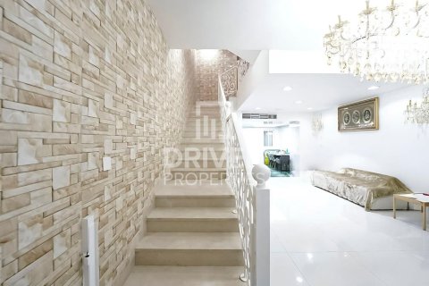 Kuća u nizu u gradu Jumeirah Village Circle, Dubai, UAE 4 spavaće sobe, 385 m2 Br. 653500 - Slika 4