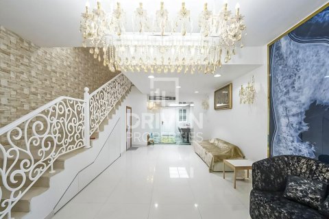 Kuća u nizu u gradu Jumeirah Village Circle, Dubai, UAE 4 spavaće sobe, 385 m2 Br. 653500 - Slika 5