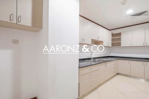 Pejabat di Jumeirah Lake Towers, Dubai, UAE 630 meter persegi № 706414 - foto 15