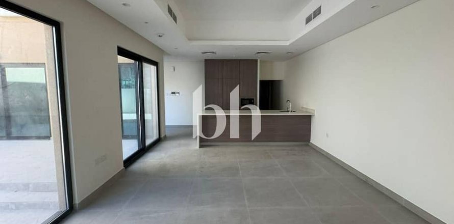 Shtëpi në qytet në Al Rahmaniya, Sharjah, Emiratet e Bashkuara Arabe 4 dhoma gjumi, 255 m2. № 642644
