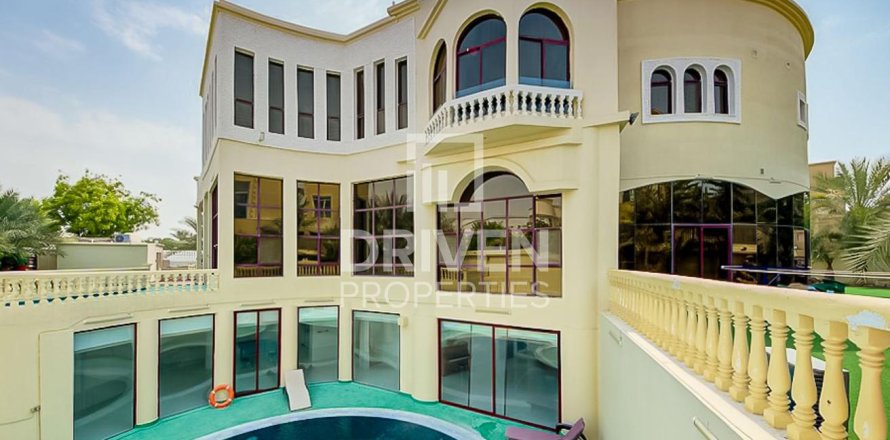 ویلا در Emirates Hills، Dubai ، امارات متحده عربی 1723.72 متر مربع.  شماره 768184
