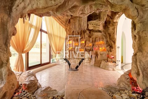 ویلا برای اجاره در Emirates Hills، Dubai، امارات متحده عربی 1723.72 متر مربع ، شماره 768184 - تصویر 6