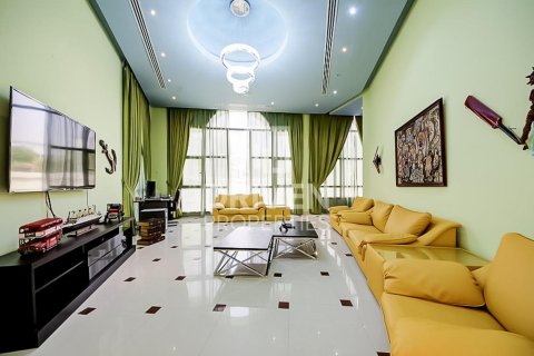 ویلا برای اجاره در Emirates Hills، Dubai، امارات متحده عربی 1723.72 متر مربع ، شماره 768184 - تصویر 16