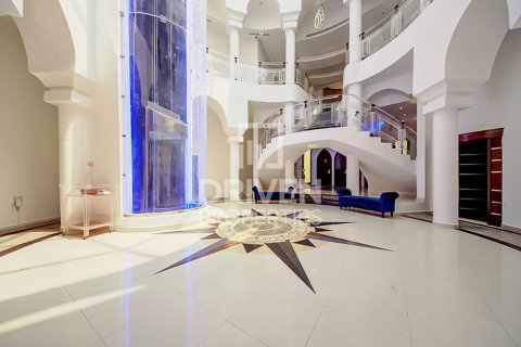 ویلا برای اجاره در Emirates Hills، Dubai، امارات متحده عربی 1723.72 متر مربع ، شماره 768184 - تصویر 17