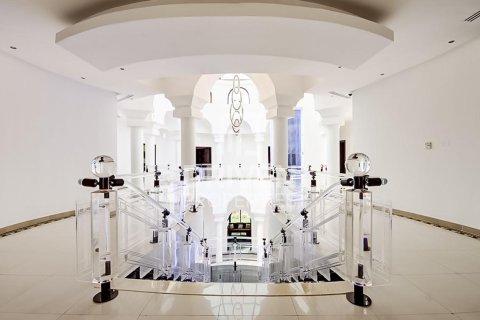 ویلا برای اجاره در Emirates Hills، Dubai، امارات متحده عربی 1723.72 متر مربع ، شماره 768184 - تصویر 3