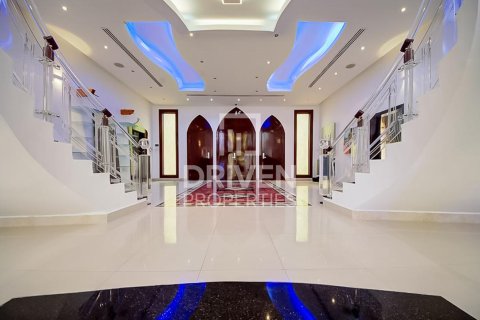 ویلا برای اجاره در Emirates Hills، Dubai، امارات متحده عربی 1723.72 متر مربع ، شماره 768184 - تصویر 13