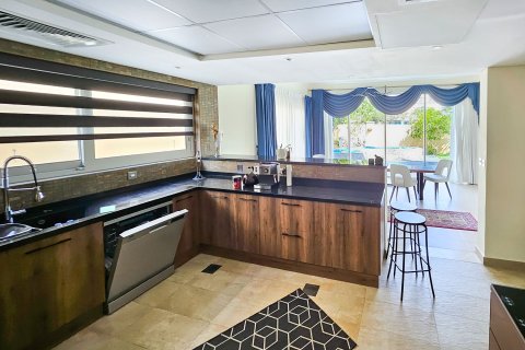 Вилла Jumeirah Park, Дубай, БАӘ-да 4 жатын бөлмелер, 494.89 м² № 749884 - фото 6