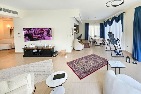 Вилла Jumeirah Park, Дубай, БАӘ-да 4 жатын бөлмелер, 494.89 м² № 749884 - фото 11