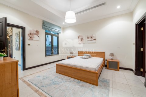Villa till försäljning i Palm Jumeirah, Dubai, UAE 4 sovrum, 465 kvm Nr. 648912 - fotografi 4