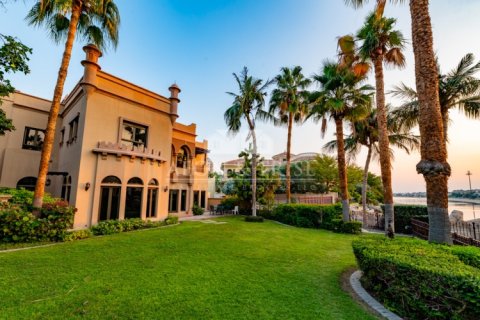 Villa till försäljning i Palm Jumeirah, Dubai, UAE 4 sovrum, 465 kvm Nr. 648912 - fotografi 3