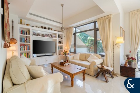 Reem、Dubai、UAE にあるヴィラ販売中 3ベッドルーム、208 m2、No698048 - 写真 2