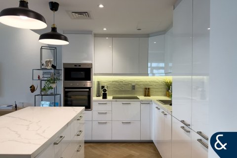 Apartman u Palm Jumeirah, Dubai, UAE 2 spavaćih soba, 147 m2 Br. 698047 - fotografija 2