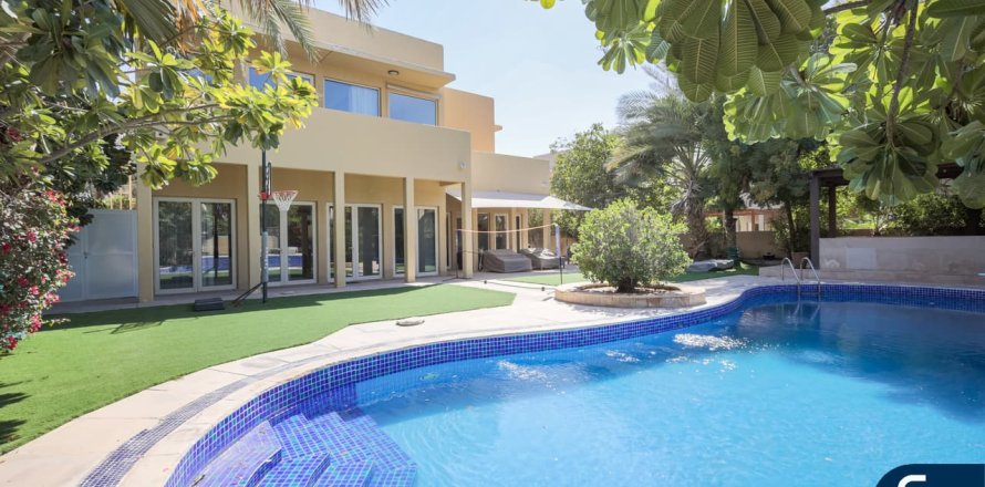 Arabian Ranches、Dubai、UAEにあるヴィラ 5ベッドルーム、937 m2 No698049