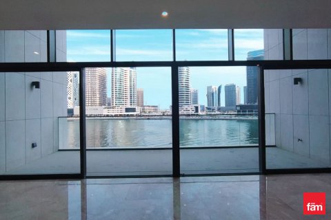Apartmen di Business Bay, Dubai, UAE 2 bilik tidur, 184 meter persegi № 634775 - foto 3