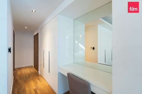 Apartment in City Walk, Dubai, UAE 2 bedrooms, 163.1 sq.m. № 699885 - photo 16