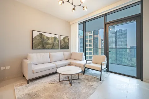 Apartemen di LIV MARINA di Dubai Marina, UEA 1 kamar tidur, 78 m2 nomor 650348 - foto 2