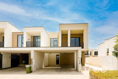 Řadový dům v Arabian Ranches 3, Dubai, SAE 4 ložnice, 218.04 m² Č.: 761418
