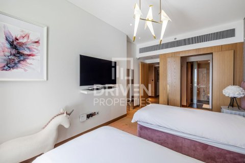 Apartment til salg i Jumeirah, Dubai, UAE 3 soveværelser, 244.43 kvm № 741658 - foto 11