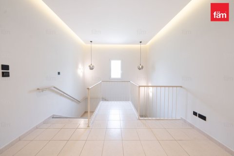 Vila di Dubai, UAE 4 bilik tidur, 560.3 meter persegi № 751936 - foto 17