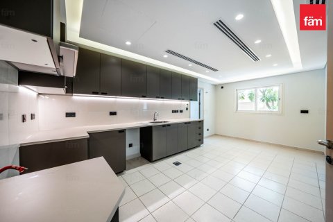 Vila di Dubai, UAE 4 bilik tidur, 560.3 meter persegi № 751936 - foto 13