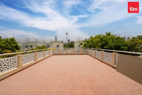 Vila di Dubai, UAE 4 bilik tidur, 560.3 meter persegi № 751936 - foto 16