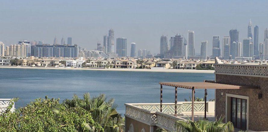 Apartament në Palm Jumeirah, Dubai, Emiratet e Bashkuara Arabe 2 dhoma gjumi, 186.5 m2. № 641724