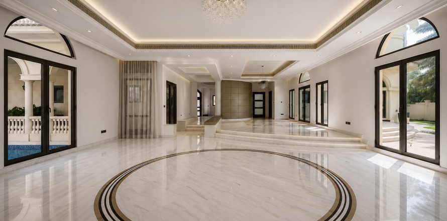 Villa in Palm Jumeirah, Dubai, UAE 5 bedrooms, 1244.62 sq.m. № 751005