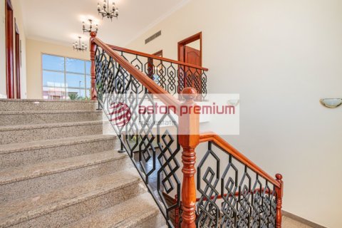 Вилла Аль-Барша, Дубай, БАӘ-да 5 жатын бөлмелер, 1394 м² № 741535 - фото 18