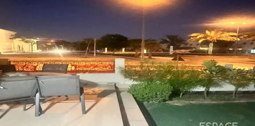 Villa en Al Furjan, Dubai, EAU 3 dormitorios, 262 m² № 738147
