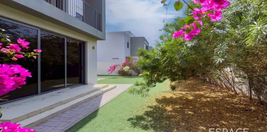 Villa en Dubai Hills Estate, Dubai, EAU 4 dormitorios, 292 m² № 738149