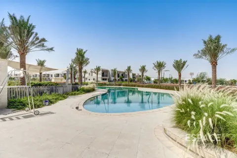 Casa urbana para arrendamento em Jebel Ali, Dubai, EAU 4 quartos, 255 m2 № 738145 - foto 4