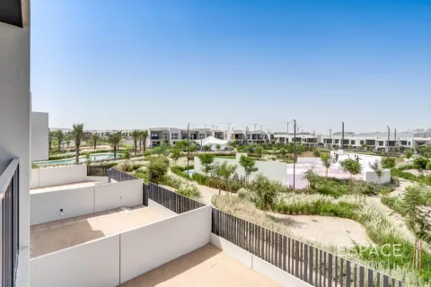 Casa urbana para arrendamento em Jebel Ali, Dubai, EAU 4 quartos, 255 m2 № 738145 - foto 1