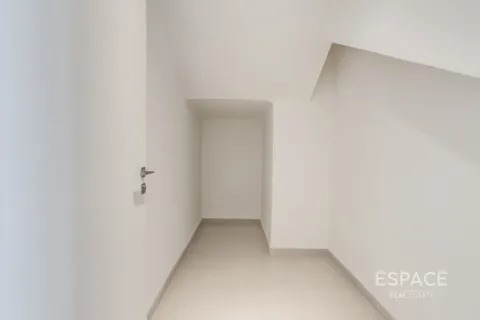 Casa urbana para arrendamento em Jebel Ali, Dubai, EAU 4 quartos, 255 m2 № 738145 - foto 13